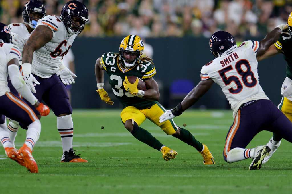 <p><b><i>Bears 10</i></b><br />
<b><i>Packers 27</i></b></p>
<p>The late, great Vince Lombardi is not only pleased to see <a href="https://twitter.com/ESPNStatsInfo/status/1571699973179248640?s=20&amp;t=cmRzpQt6AqlKYO1A5RVT2w" target="_blank" rel="noopener">his Packers pull back within one of the Bears for the NFL&#8217;s winningest franchise</a> but the way Green Bay did it — by outrushing Chicago 203-180 with <a href="https://www.youtube.com/watch?v=oUxZYCQlXyA" target="_blank" rel="noopener">his tried and true game plan</a>.</p>
