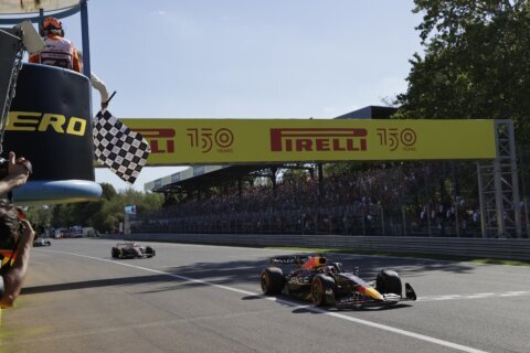 Verstappen wins Italian GP for 1st time to close in on title