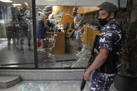 After heist, Lebanese activists promise more bank raids