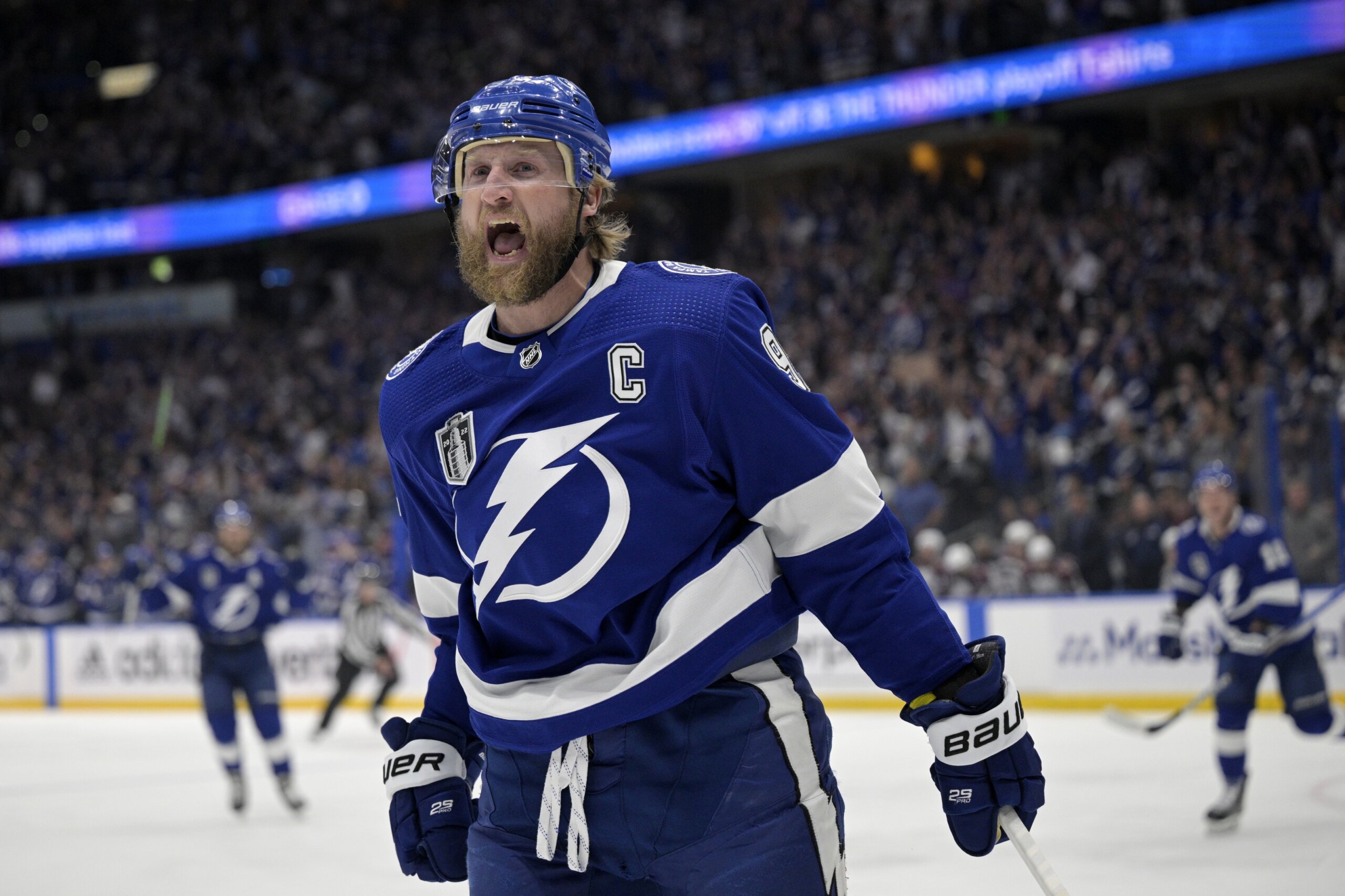 In 1st game in Tampa since cup win, Caps fall to Lightning 6-3 - WTOP News