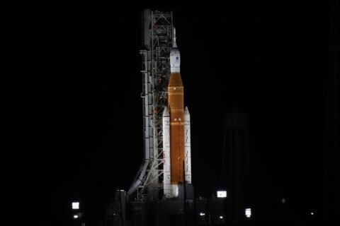 Leak ruins NASA moon rocket launch bid; next try weeks away
