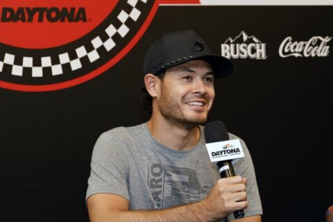 Larson signs 3-year extension with Hendrick through 2026