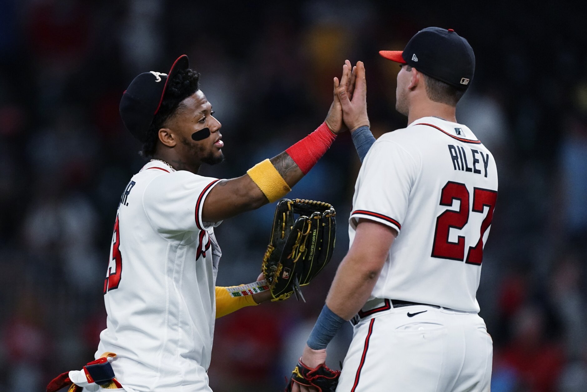 Braves rally past Phillies on d'Arnaud, Riley homers and game-ending double  play to even NLDS, MLB