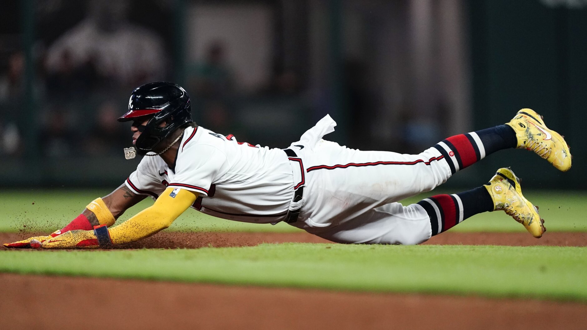 Wright wins 19th, Riley and Rosario homer, Braves beat Nats