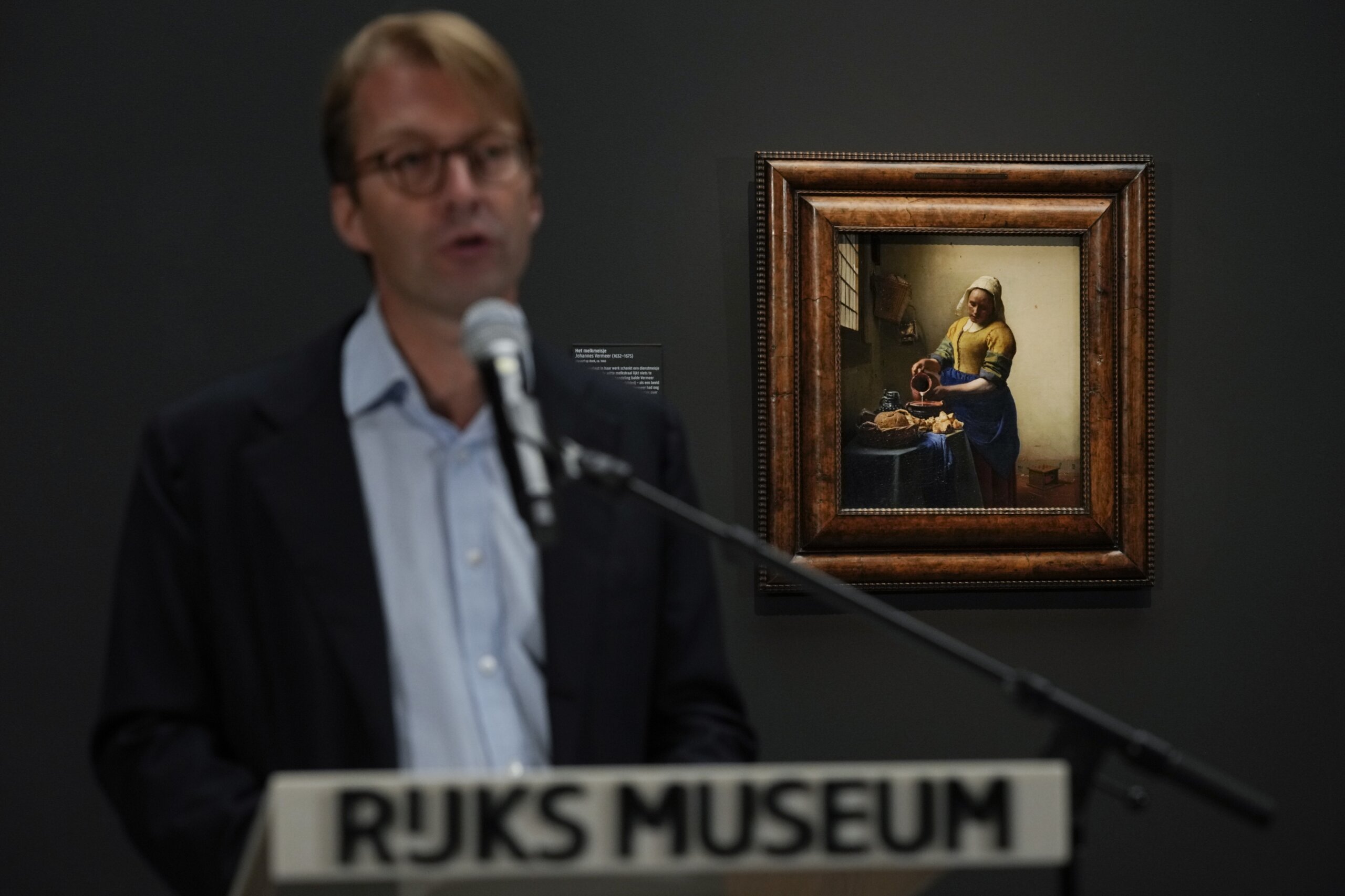 Vermeer reveal to unite Milkmaid, Woman with a Pearl Earring
