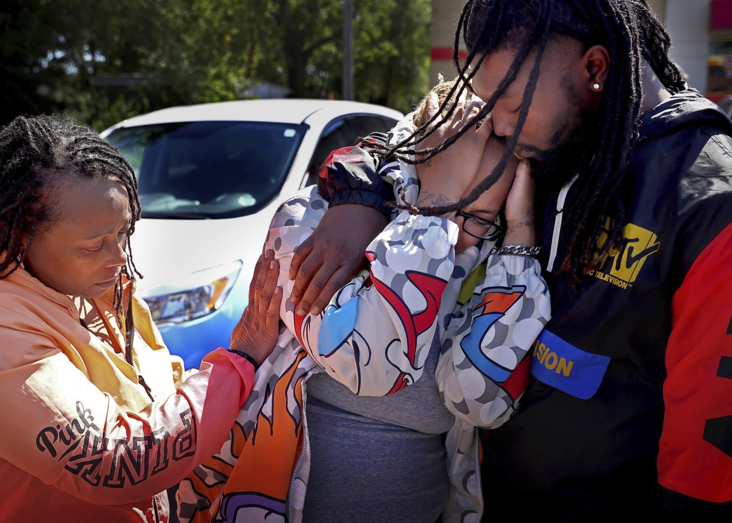 Questions raised about fatal police shooting in St. Louis - WTOP News