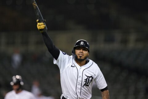 Castro has 2 late singles, Tigers beat Royals 4-3 in 10