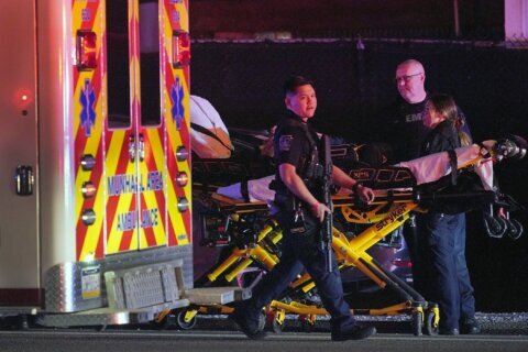 3 wounded in shooting at amusement park near Pittsburgh