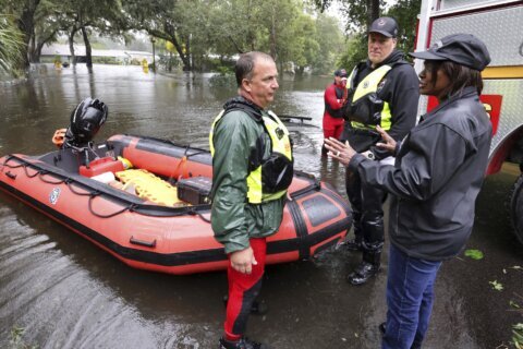 Live Updates: Parts of Charleston underwater as Ian nears