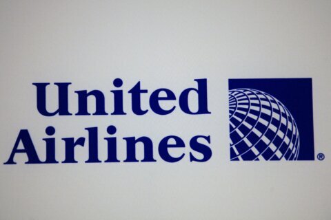 United Airlines flight turns around after fire in cabin