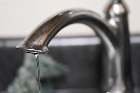 Governor: Mississippi capital’s water is again safe to drink