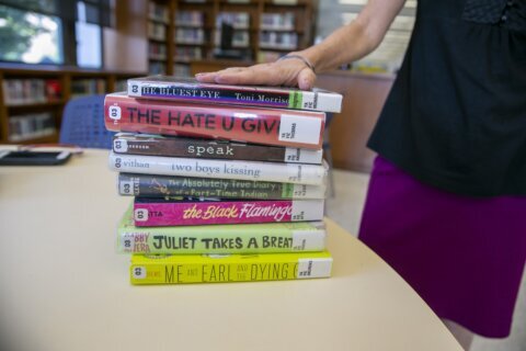 Banned book lesson thrusts Oklahoma teacher into campaign