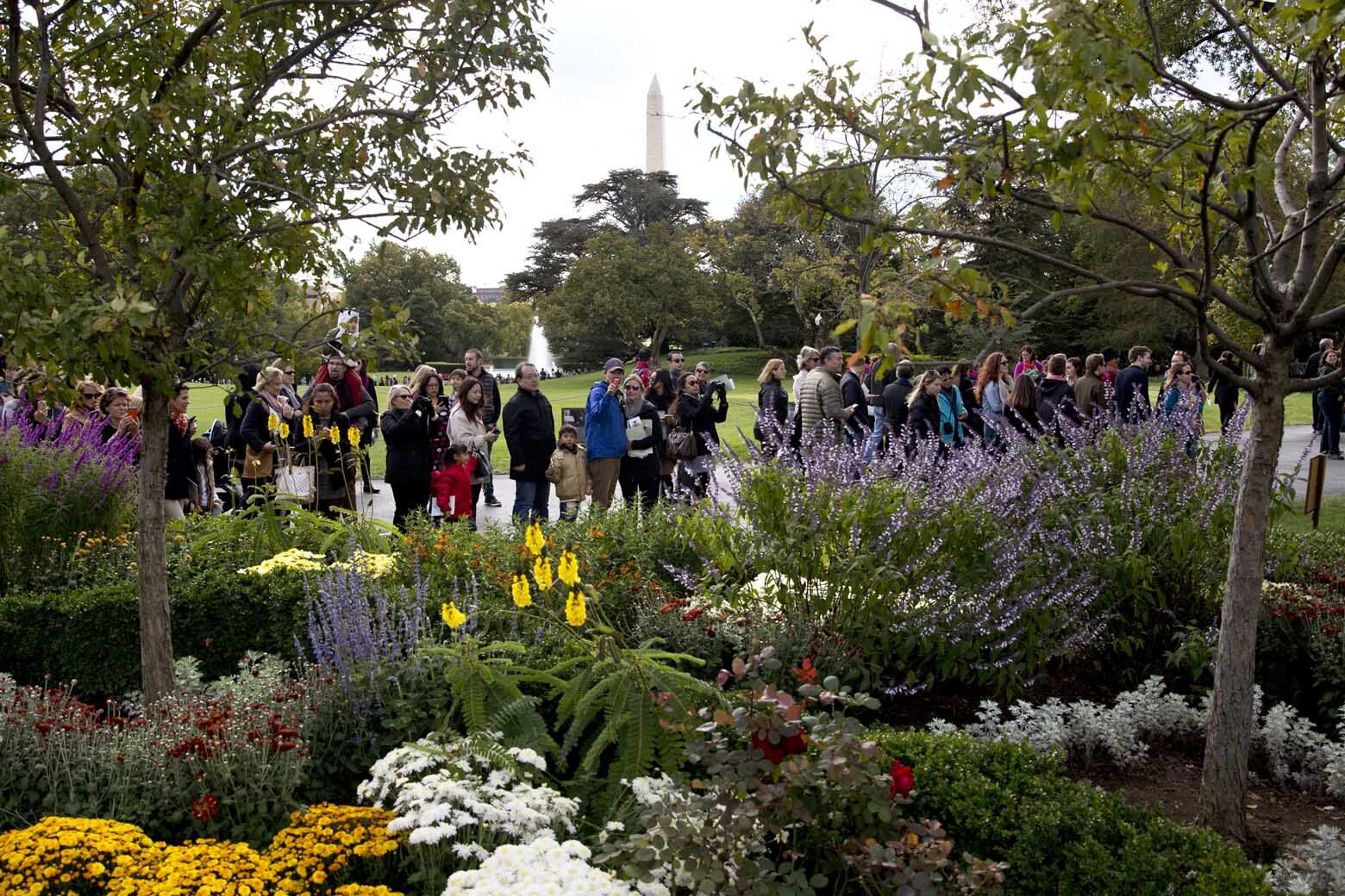 white house fall garden tours 2022