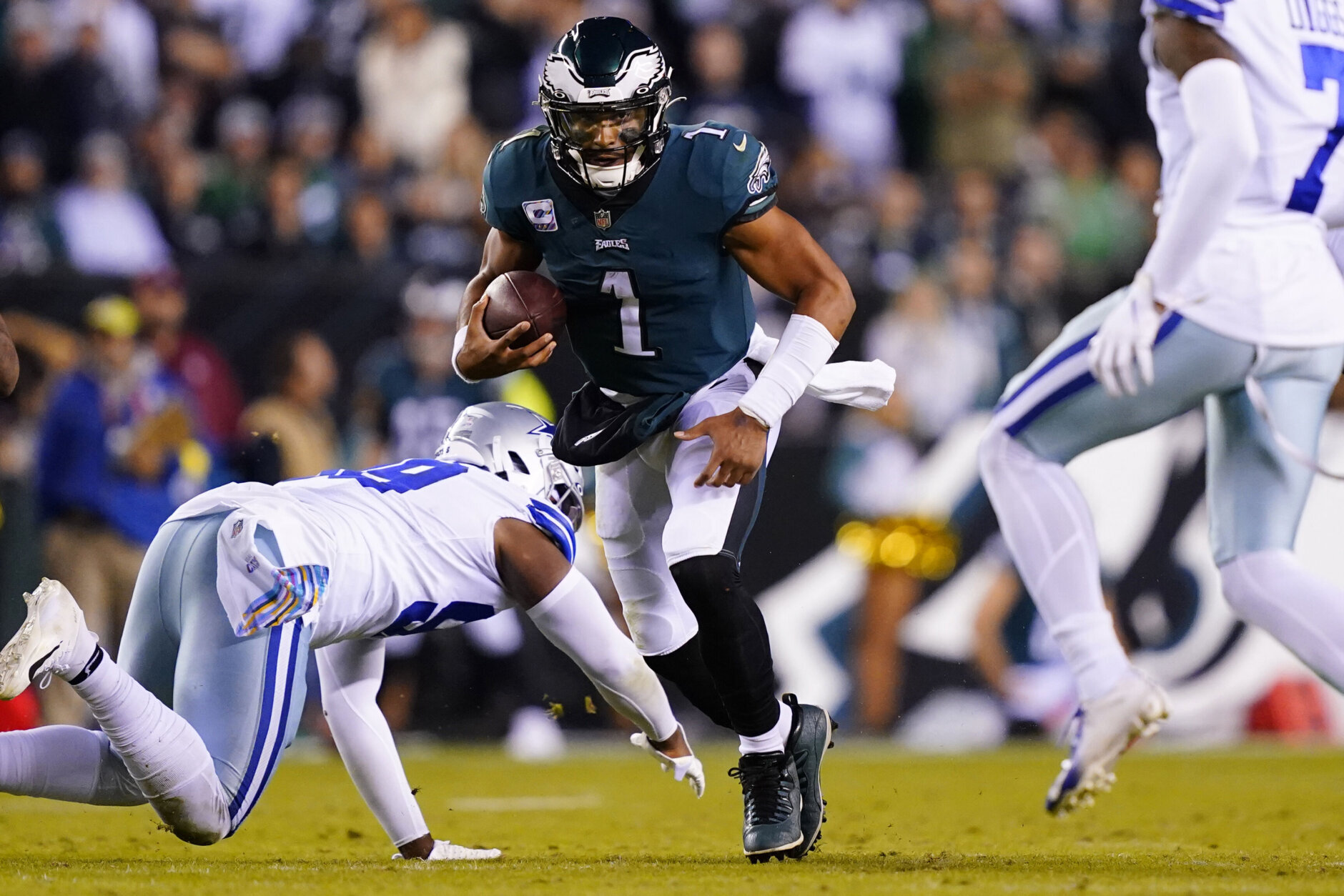 <p><b><i>Cowboys 17</i></b><br />
<b><i>Eagles 26</i></b></p>
<p>Hey, Demarcus Lawrence — <a href="https://profootballtalk.nbcsports.com/2022/10/13/demarcus-lawrence-on-jalen-hurts-we-dont-know-how-good-he-is-he-hasnt-played-us-yet/" target="_blank" rel="noopener">you&#8217;ve seen Jalen Hurts now</a>. He&#8217;s legit.</p>
<p>Hurts is Philly&#8217;s third QB to start a season 6-0, joining Ron Jaworski and Donovan McNabb — both of whom reached Super Bowls. It&#8217;s starting to look like Hurts will do the same.</p>
<p>And you see why Cooper Rush is a backup. Dallas is still Dak&#8217;s team.</p>
