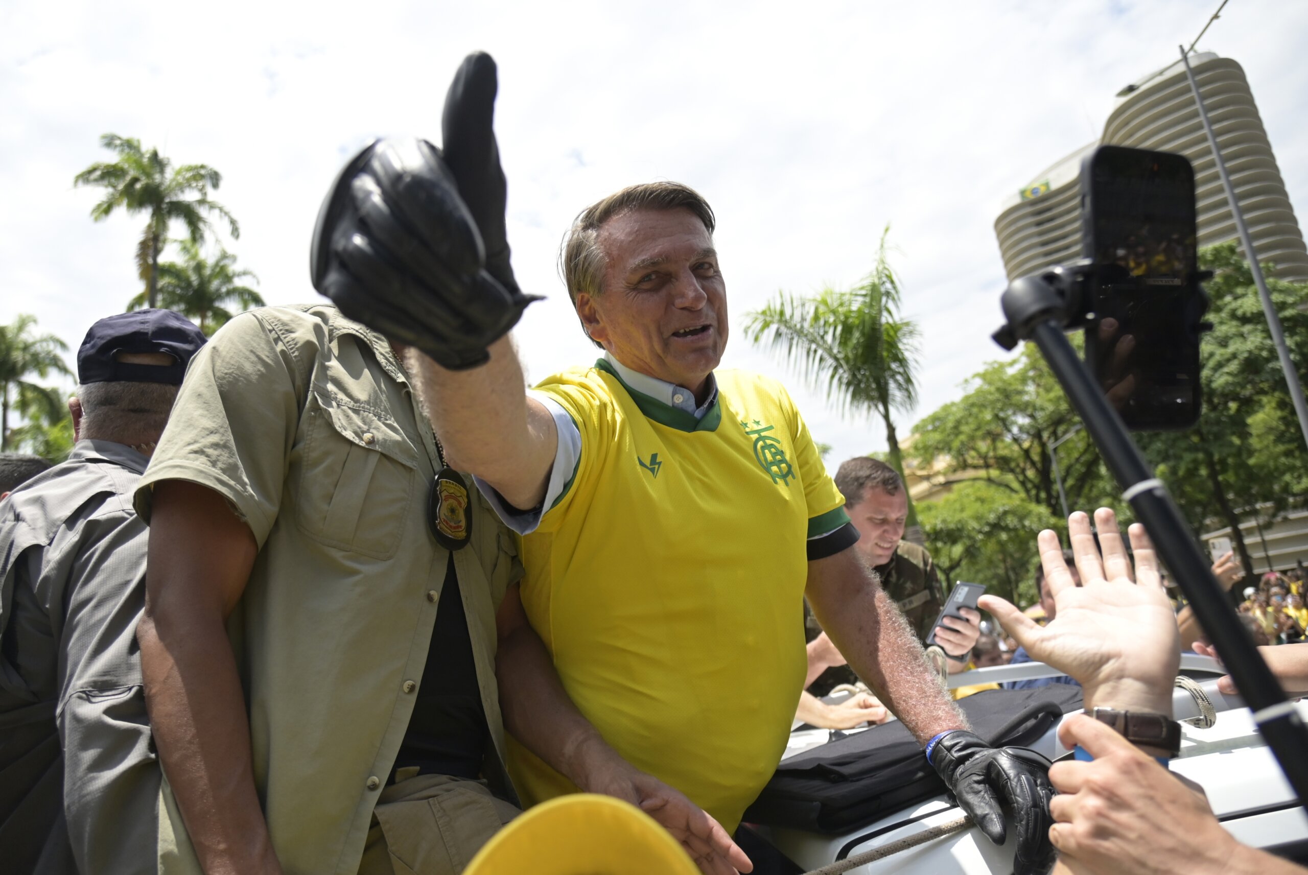 Bolsonaro capturó la gloria del fútbol brasileño durante las elecciones