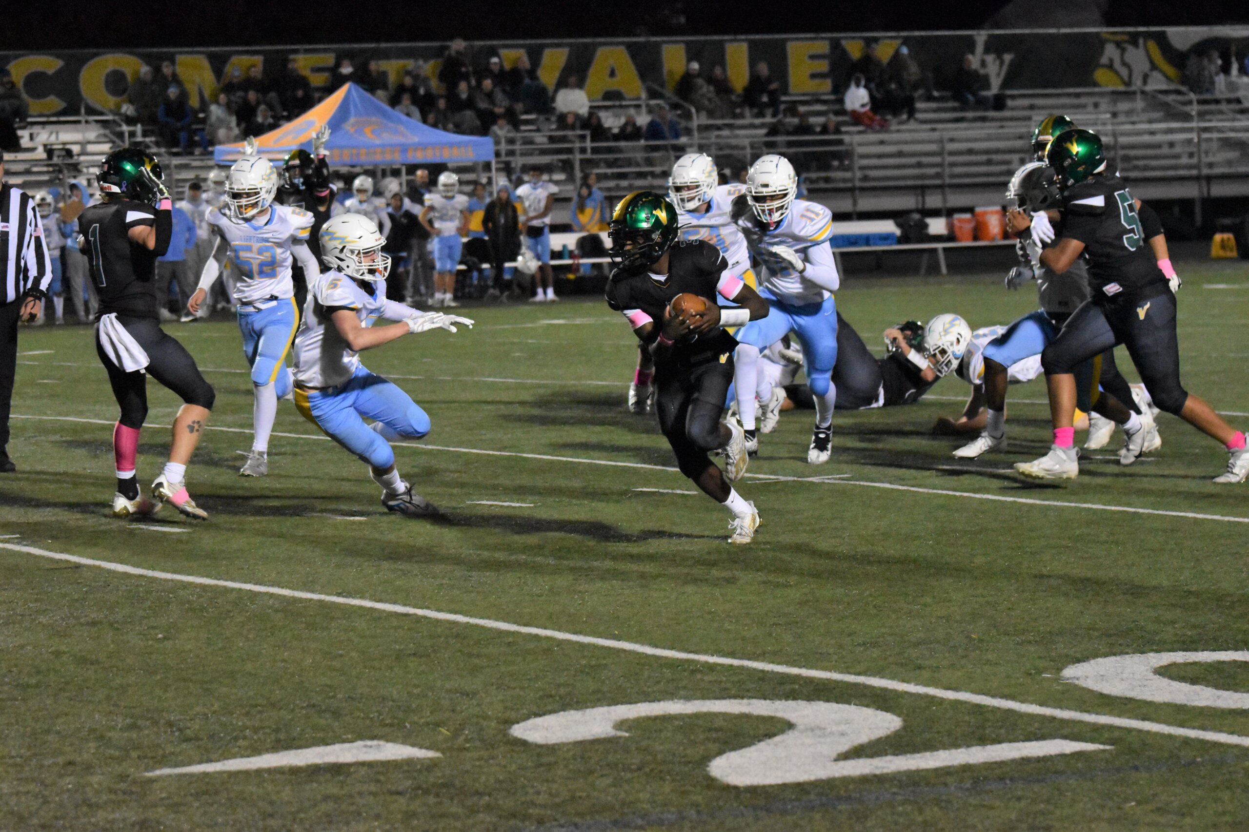 Loudoun high school football team honors former player