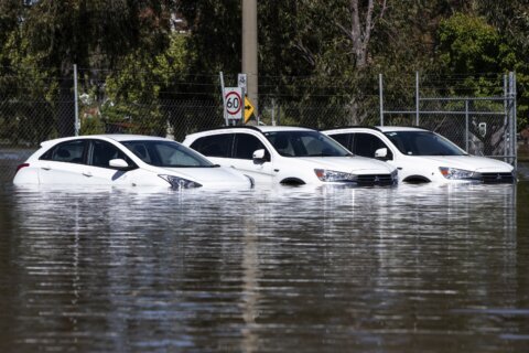 Australian floods could inundate or isolate 34,000 homes