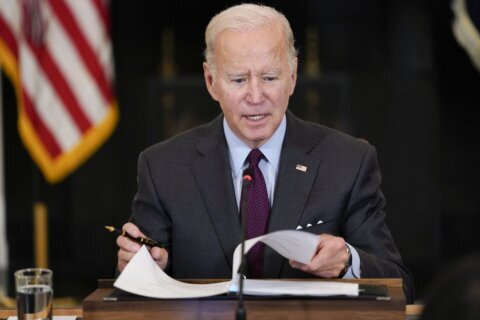 Biden juggles Iran nuke talks as Iranian repression grows