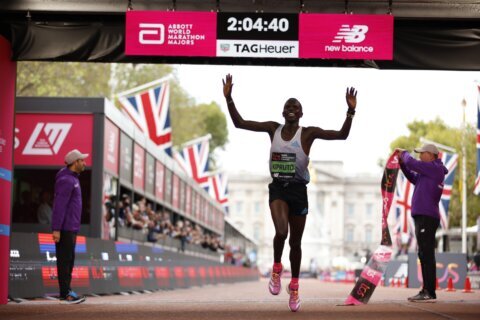 Debutant Amos Kipruto of Kenya wins London Marathon