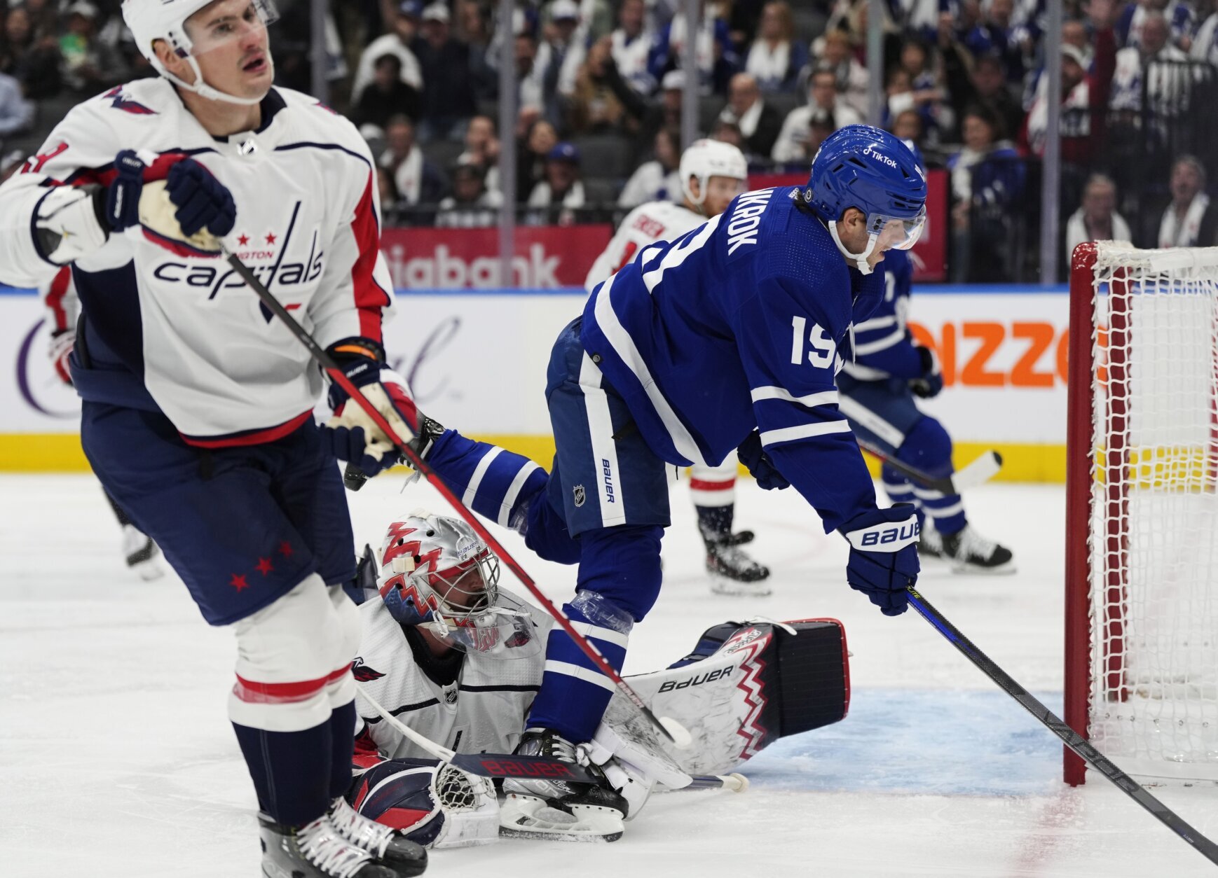 Matthews' late pair rescues Leafs, capping wild comeback vs