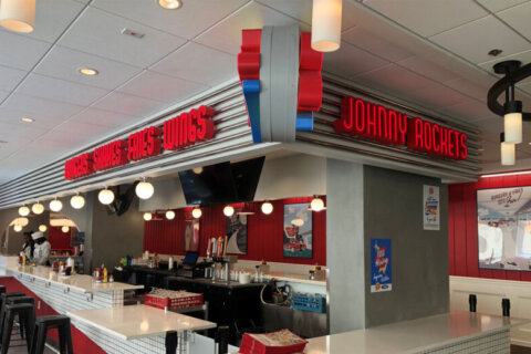Johnny Rockets’ new DC location comes with wings