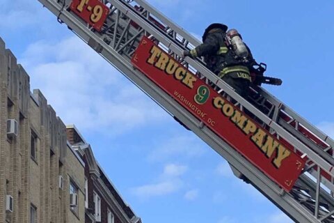 1 seriously hurt after fire breaks out on 4th floor of DC apartment building
