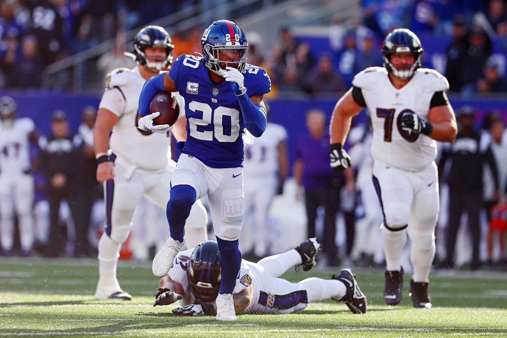 <p><b><i>Ravens 20</i></b><br />
<b><i>Giants 24</i></b></p>
<p>The only thing worse than <a href="https://twitter.com/PFF/status/1581707637120385025?s=20&amp;t=zdhZ7-TUMLU-Bh0kSvslHQ" target="_blank" rel="noopener">this camera angle</a> is Baltimore&#8217;s late-game execution this season. Though usually the fault of the defense — all three losses were blown double-digit, fourth-quarter leads — this time Lamar Jackson got in on the act with a late-game pick that spoiled his own 12-0 record against NFC foes. The Ravens could easily be 6-0 but this 3-3 disappointment might just be who they are in 2022.</p>
<p>Meanwhile, this is definitely who the Giants are in 2022, outscoring their opponents 78-32 in the second half of their five wins this season. Brian Daboll should be the cinch Coach of the Year.</p>
