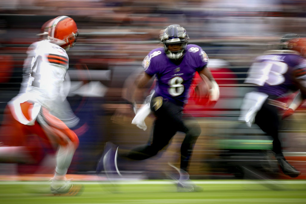 <p><em><strong>Browns 20</strong></em><br />
<em><strong>Ravens 23</strong></em></p>
<p>Now this is what Washington used to be: Baltimore celebrated the 10th anniversary of its last Super Bowl and then went out and kept current championship aspirations alive by beating an AFC North rival to stay atop a competitive division. Things get really interesting if the Ravens can shrug off a short week to keep Tampa in a downward spiral on Thursday Night Football.</p>
