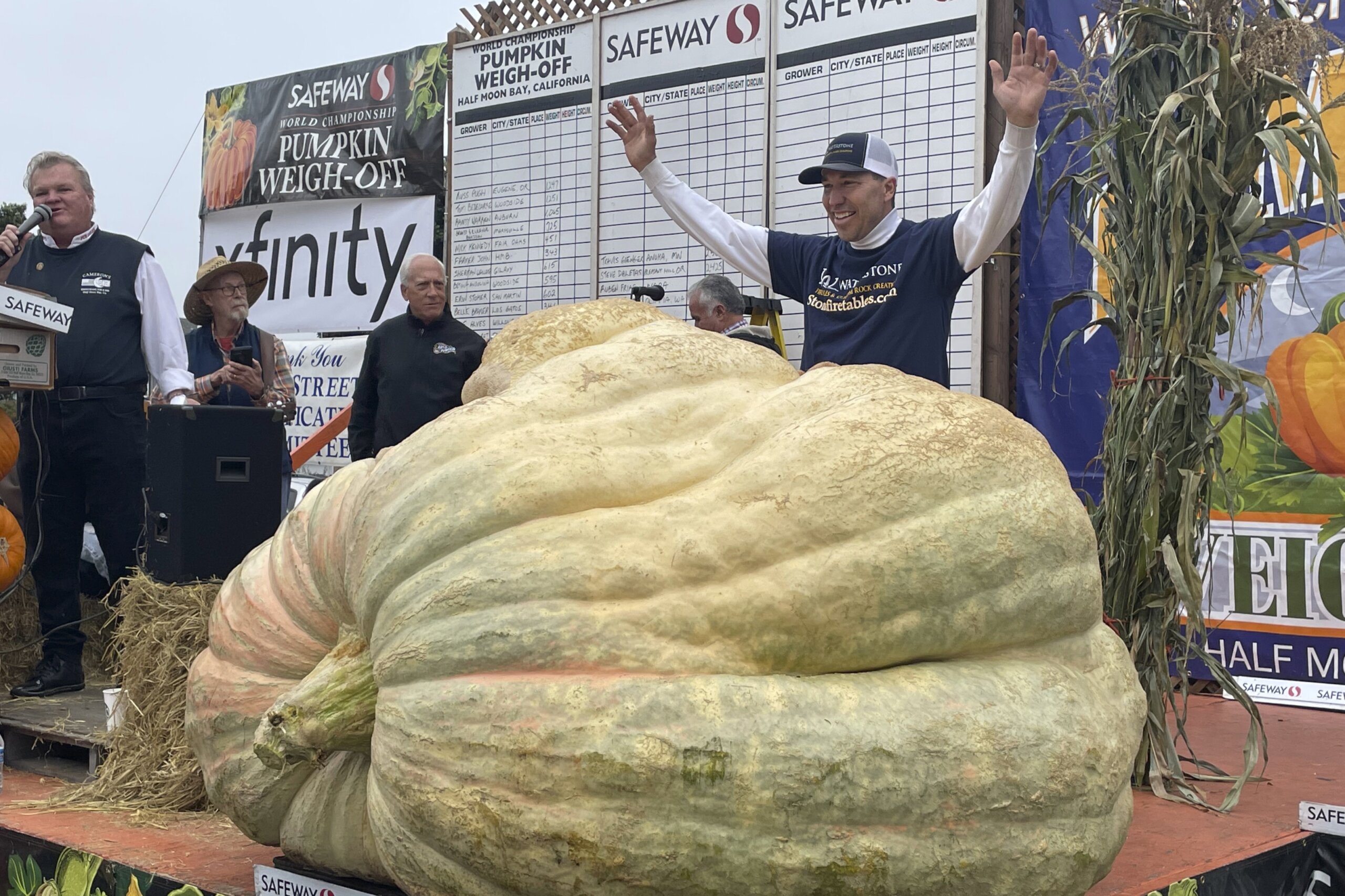 2-560-pound-pumpkin-wins-california-contest-sets-record-wtop-news