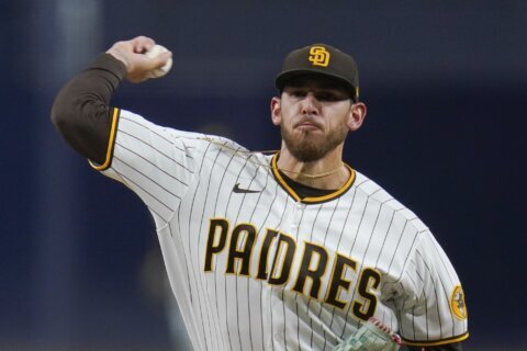 Musgrove sharp in tune-up, wild card Padres hold off Giants