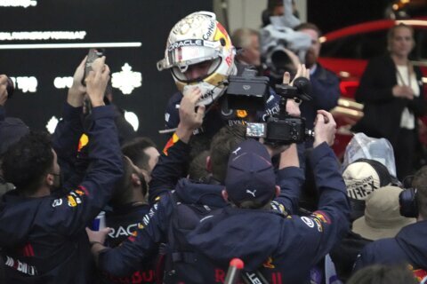 Verstappen takes 2nd straight drivers’ title with Japan win