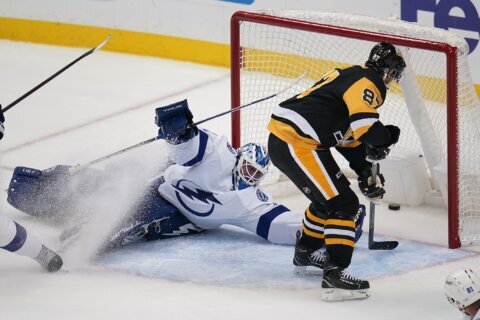 Crosby, Guentzel lead Penguins to 6-2 win over Lightning