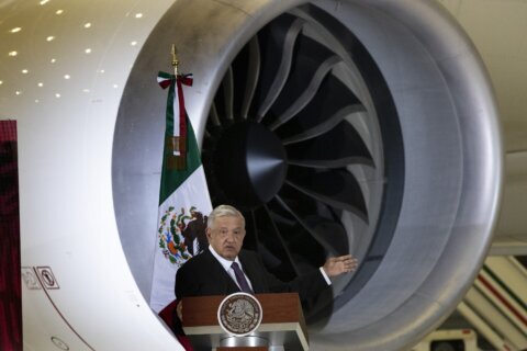 Mexican government considering army-run airline