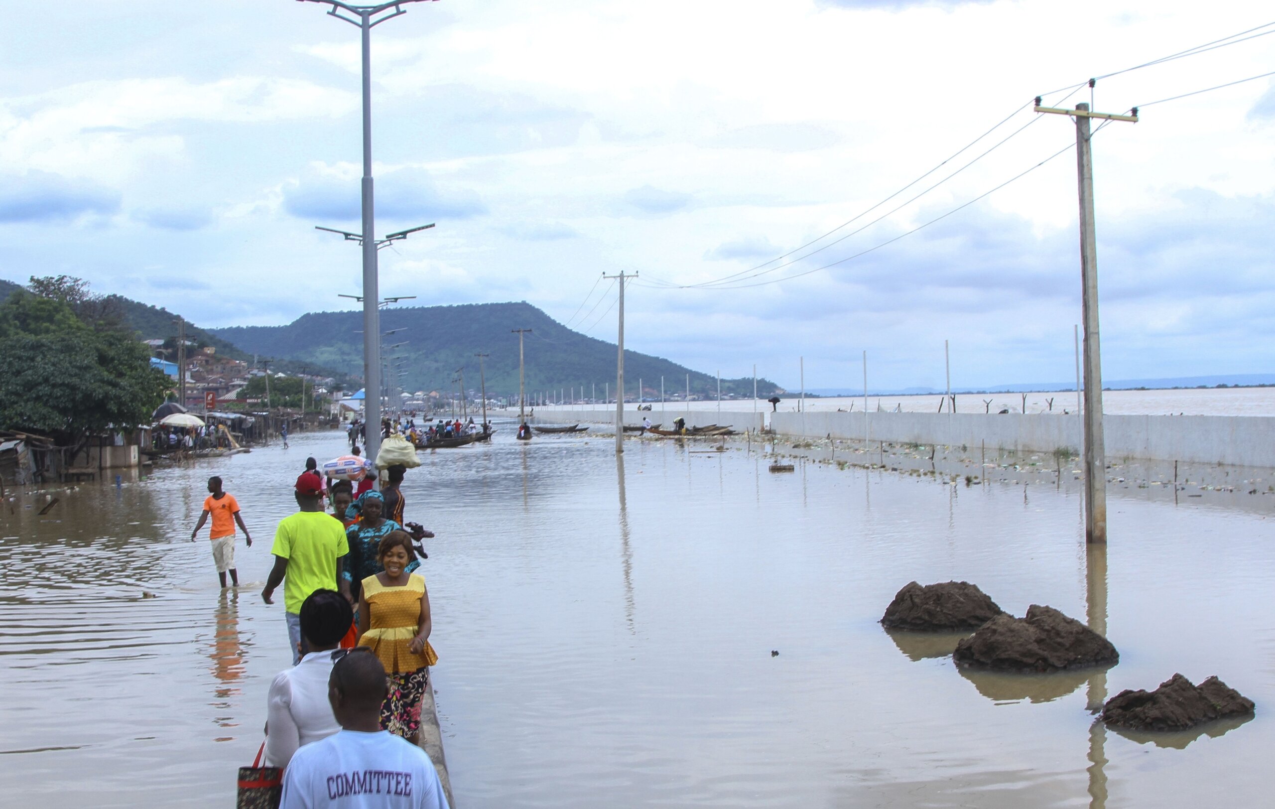 floods-strand-thousands-kill-7-in-northcentral-nigeria-wtop-news