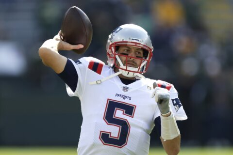 Patriots place Hoyer on injured reserve with concussion