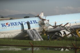 Korean Air plane overshoots runway, shuts Philippine airport