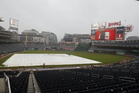Pirates-Nationals rained out; split doubleheader Saturday