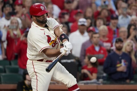 Pujols, Dickerson help Cardinals rout Pirates 13-3