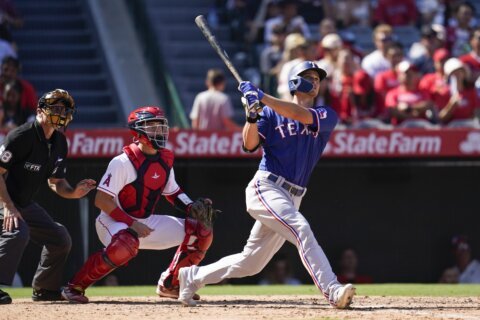 Rangers still not winning after 1st year with Seager, Semien