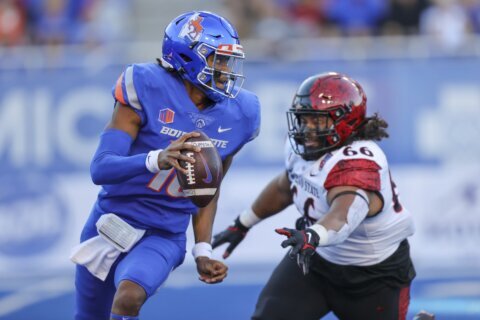 Boise State, with new starting QB Green, beats SDSU 35-13
