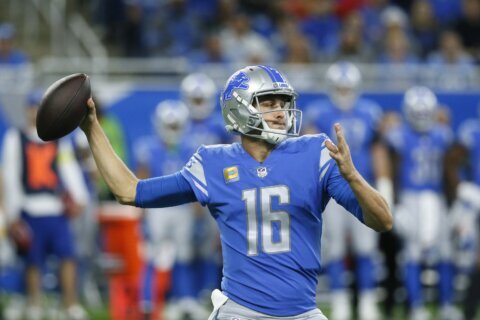 Lions’ No. 1 offense hoping to pounce on reeling Patriots