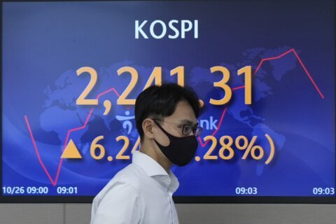 Asian stocks mixed ahead of US GDP update, Europe rates call