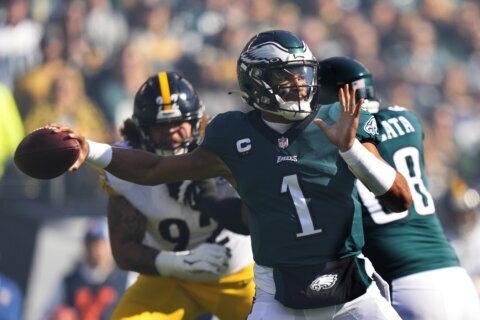 Drafting Jalen Hurts was right call for undefeated Eagles