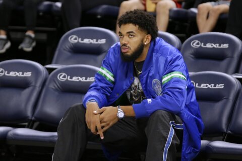 T-wolves ease Towns back in after illness, hospitalization