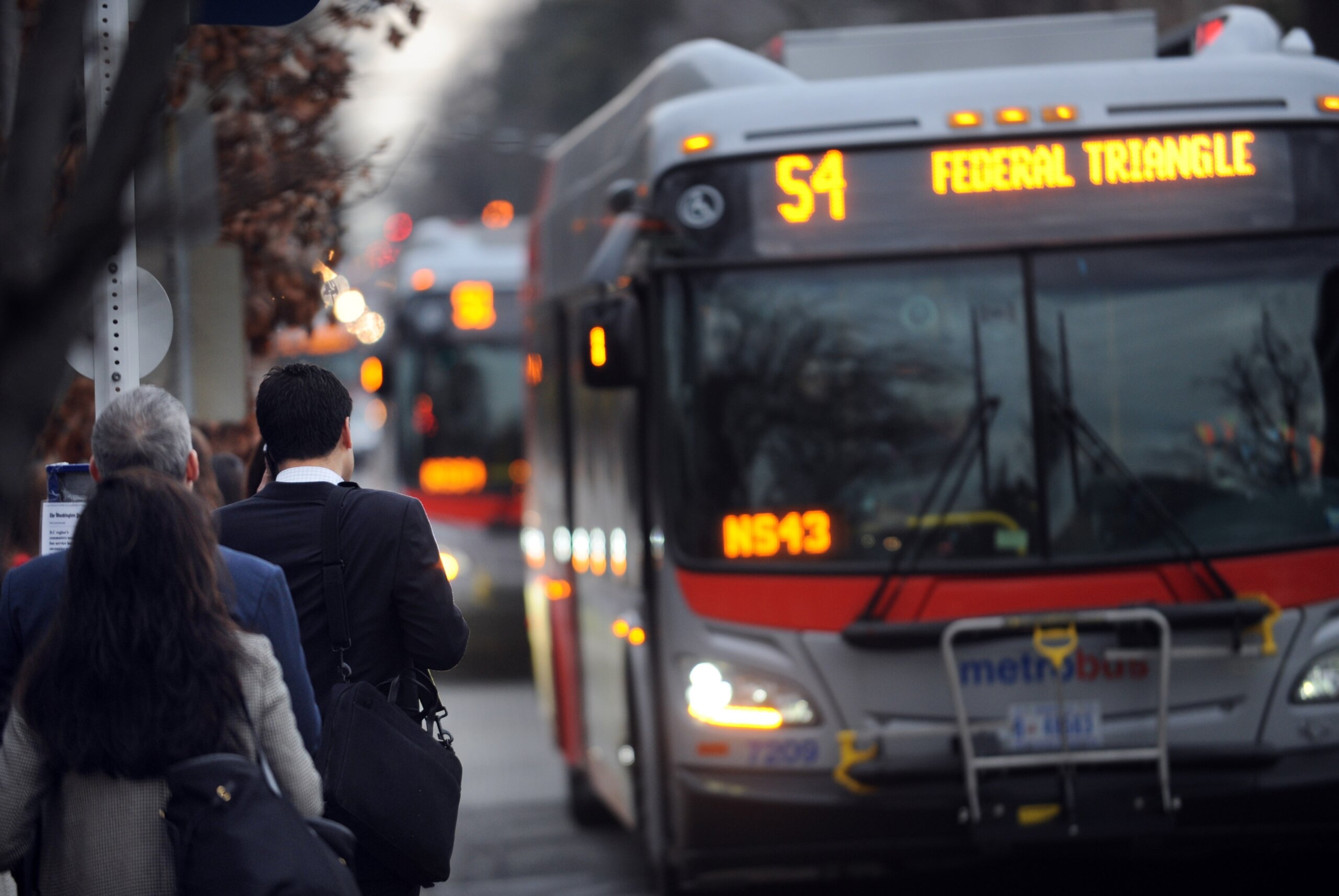 华盛顿特区实施100美元罚款，禁止使用专用巴士道