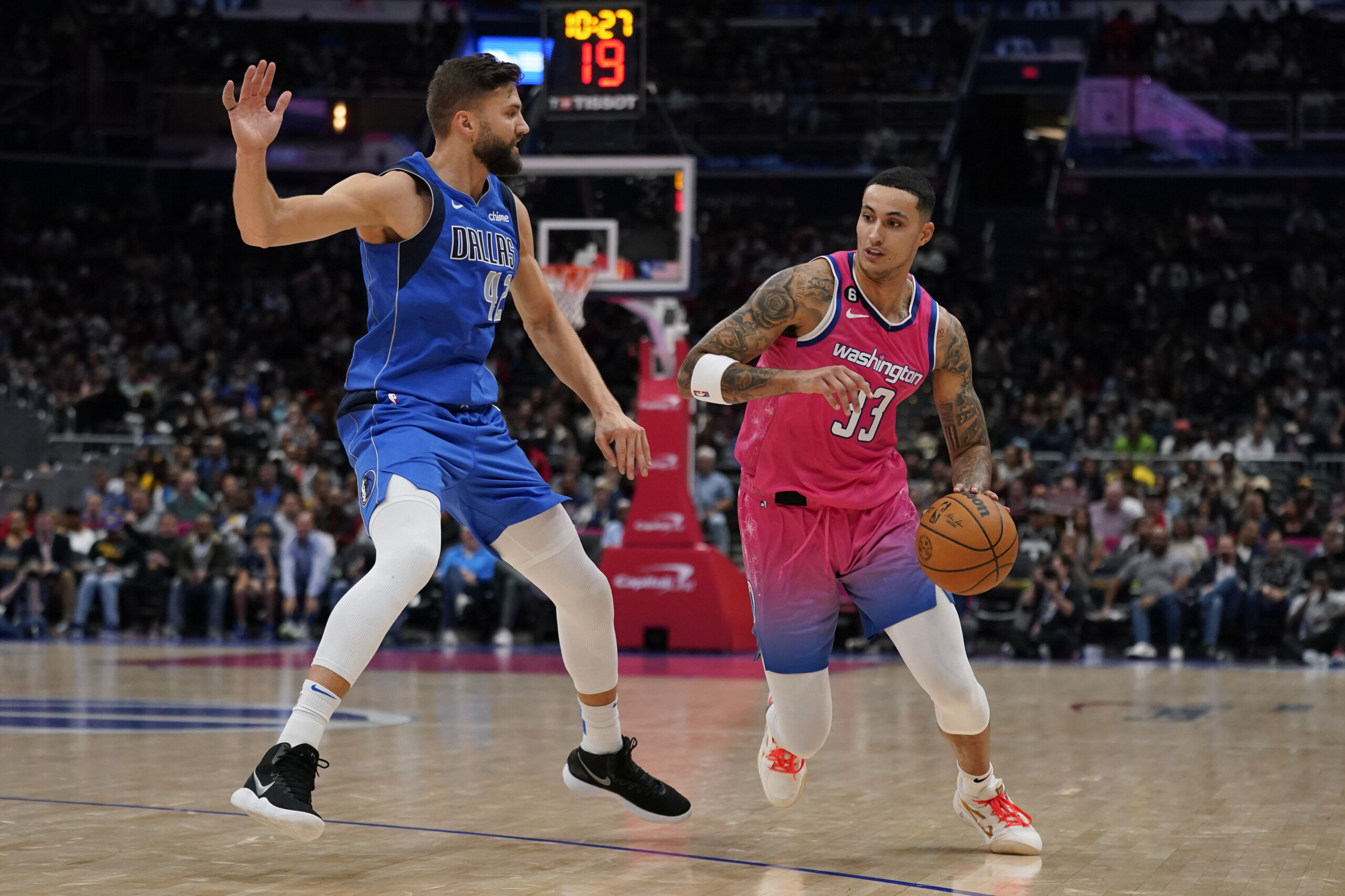 Kuzma leads short-handed Wizards past Mavericks 113-105 - Victoria Times  Colonist