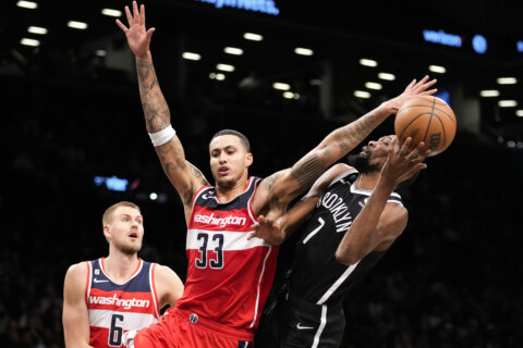 Kevin Durant scores 39 points, Nets beat Wizards 113-107