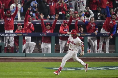 Bohm hits 1,000th HR in World Series history, Phils launch 5