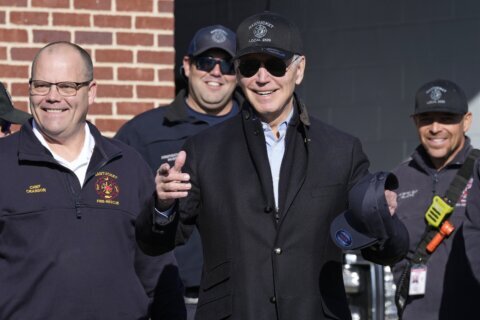 Biden brings Thanksgiving pies to Nantucket first responders
