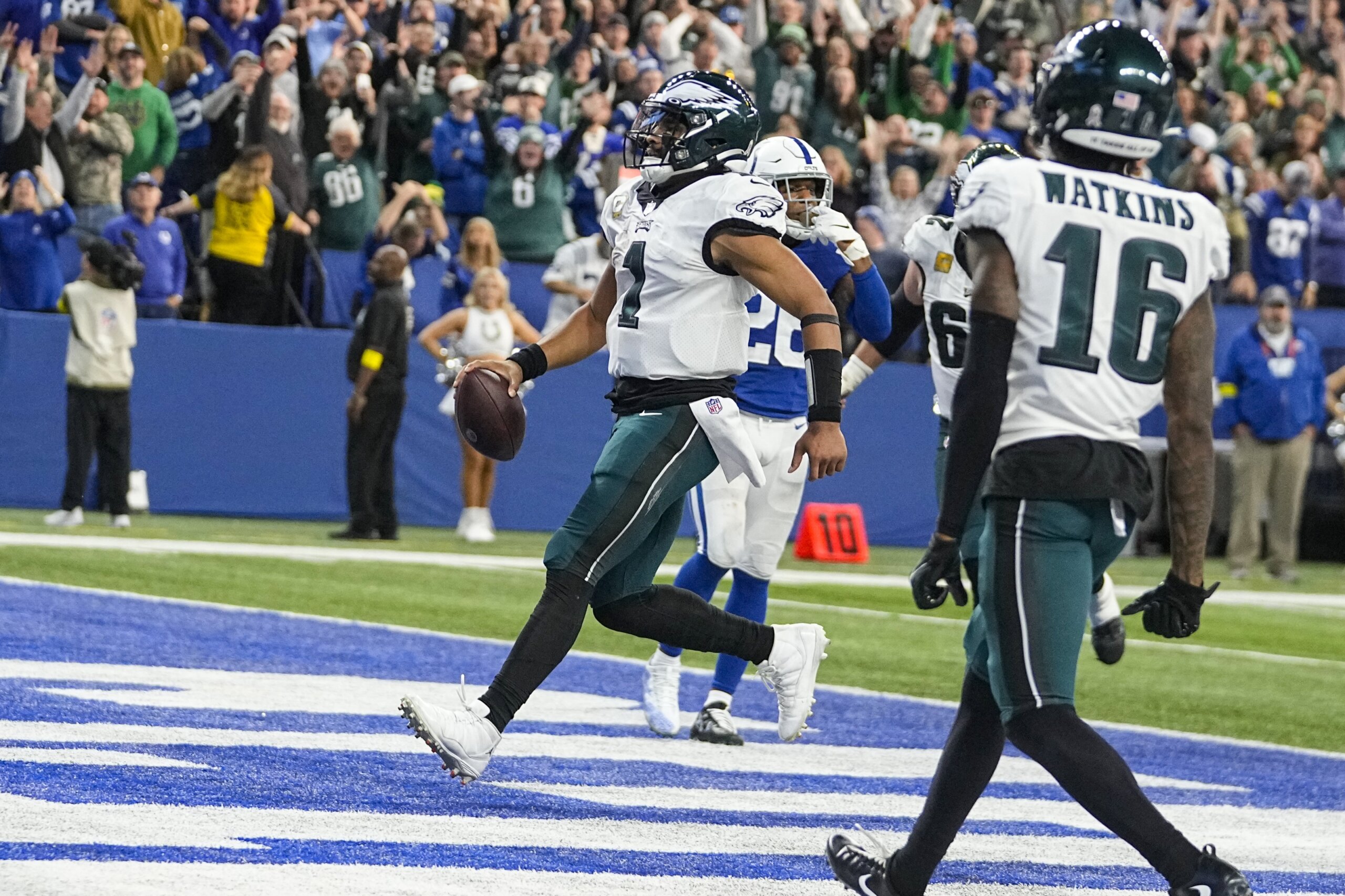 Justin Jefferson can't hold on, Vikings' 4 fumbles prove costly in sloppy  loss to Eagles